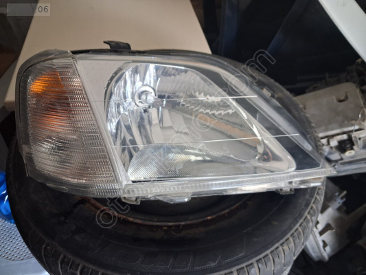 Dacia  Logan  Sağ  Ön  Far