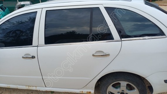 2005 skoda fabia stw sol arka kapı