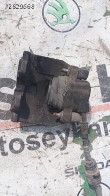 Audi A4 2014 ön sol fren merkezi