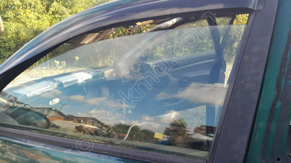 Focus 1 coupe sol kapi cami çıkma