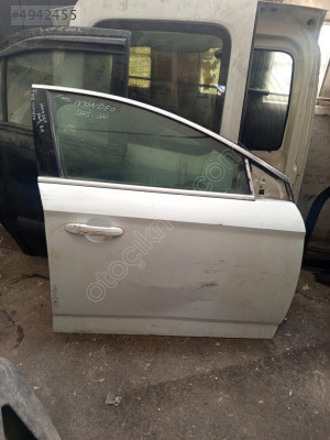 FORD MONDEO SAĞ ÖN KAPI