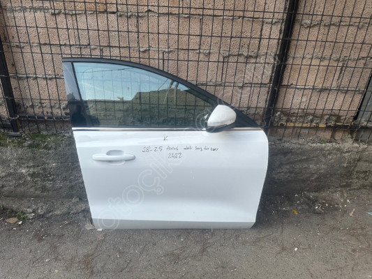 Ford Focus sağ ön kapı dolu beyaz hatasız