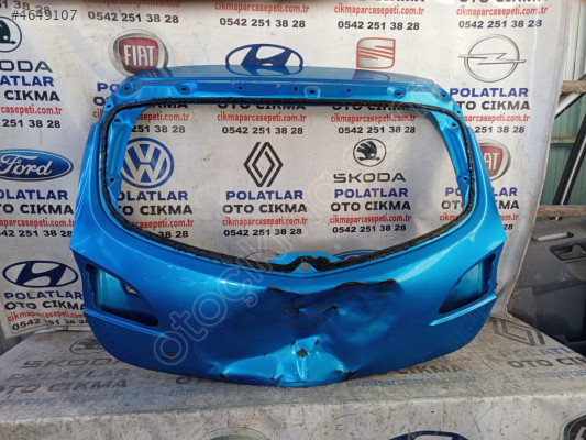 Mazda 3 bagaj kapağı