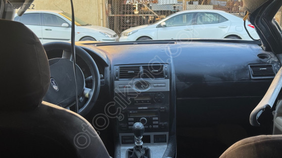 Ford mondeo teyp çerçevesi