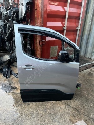 OPEL COMBO SAĞ ÖN KAPI