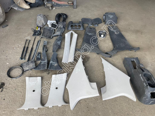 Peugeot 301 iç döşeme plastikleri