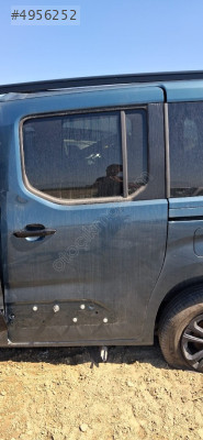 FİAT DOBLO SOL ARKA SÜRGÜLÜ KAPI ÇIKMA