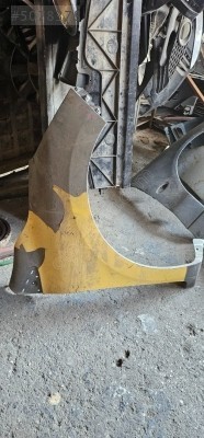 Renault Clio 4 sağ çamurluk