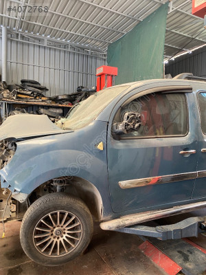 RENAULT KANGOO 3 ORTA KONSOL VE KOLÇAK