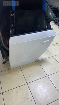 AUDİ A3 SOL ARKA KAPI