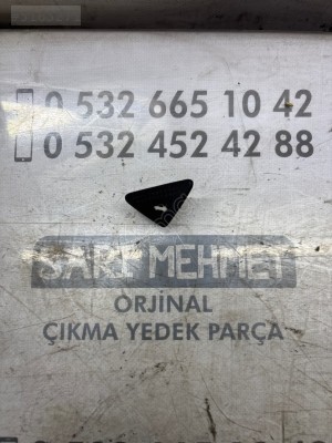ÇIKMA FORD FOCUS 1 BAGAJ AÇMA DÜĞMESİ