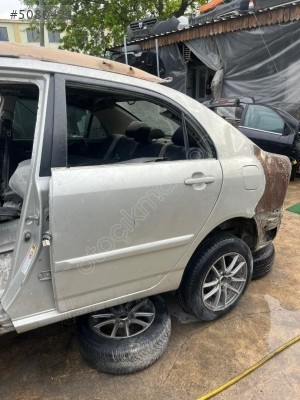 TOYOTA COROLLA TERRA SOL ARKA KAPI