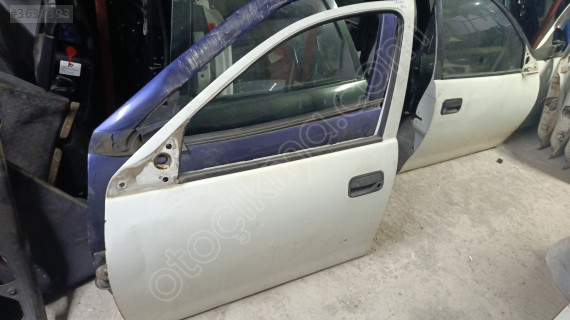 Opel corsa b sol ön kapı çıkma orjinal
