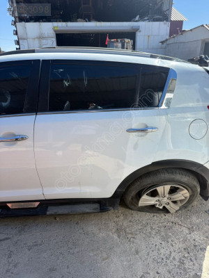 KİA SPORTAGE SOL ARKA KAPI ÇIKMA ORJİNAL