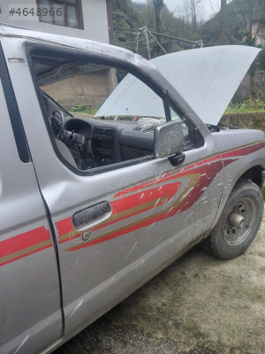 Nissan pikap 1997 model sol ön kapı