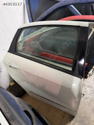 Fiat linea sağ arka kapı beyaz