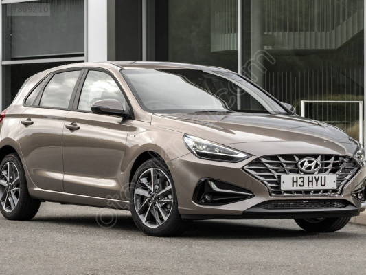 HYUNDAI i30 17- ÖN CAM