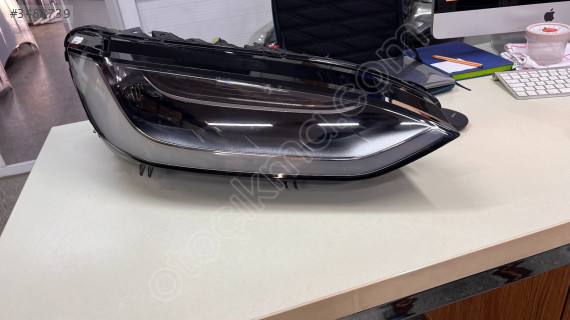 TESLA MODE X SAĞ FAR ORJİNAL ÇIKMA