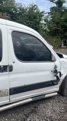 Partner Berlingo eski model sağ kapı