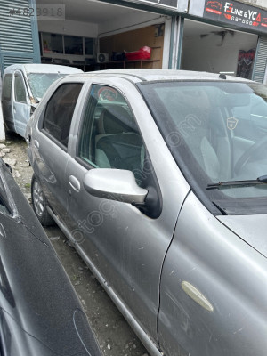Fiat Albea sağ ön kapı dolu
