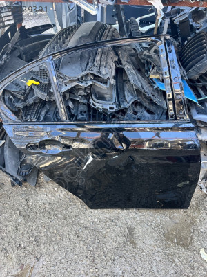 BMW 320 Arka sağ Kapı Çıkma