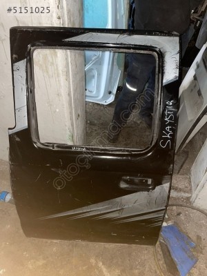 NİSSAN SKYSTAR SAĞ ARKA KAPI