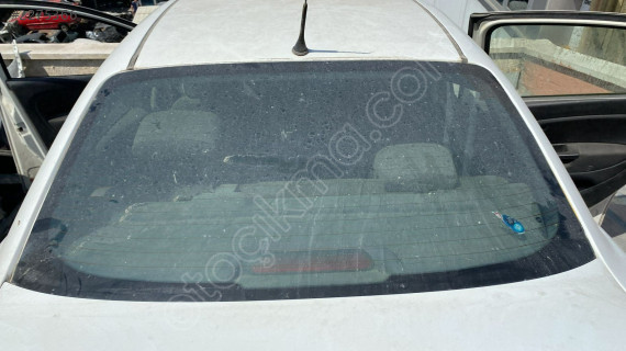 Fiat linea çıkma arka cam