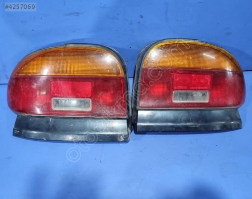 Mazda 121 Sağ Sol Stop Lambası