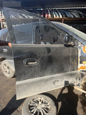 Kia Carens sağ ön kapı