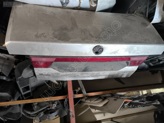Alfa romeo 155 bagaj kapağı