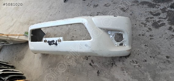 Toyota Hilux ön tampon