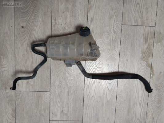 Renault Kangoo YEDEK SU DEPOSU