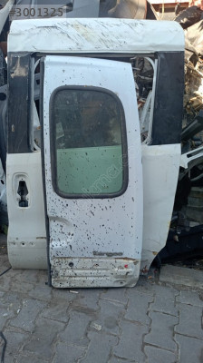 renault kangoo sağ arka bagaj kapağı