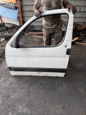 Peugeot Patner sol ön kapı