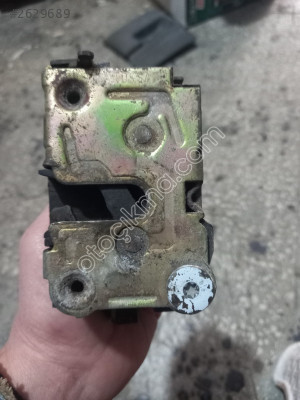 Renault 19 kapı kilidi sağ