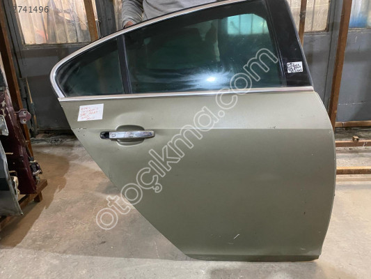 OPEL İNSİGNİA SAĞ ARKA KAPI CAMI ORJİNAL ÇIKMA