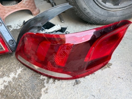 Peugeot 301 sağ arka stop