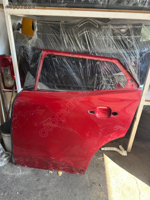 Peugeot 2008 sol arka kapı çıkma
