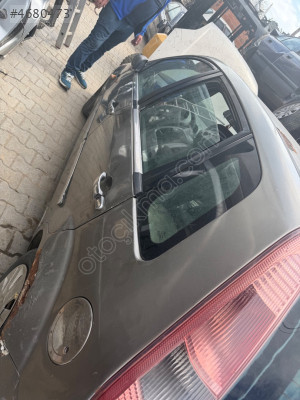 Ford Fiesta sol ön kapı
