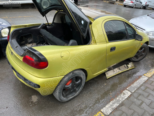 Opel Tigra Çamurluk