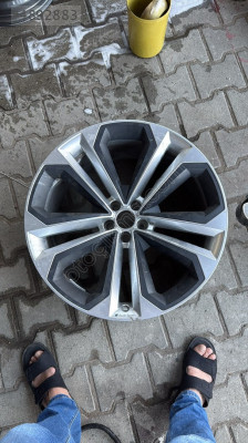 Audi q8 jant 4m8601025 AN