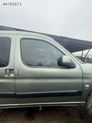 PEUGEOT PARTNER SAĞ ÖN KAPI