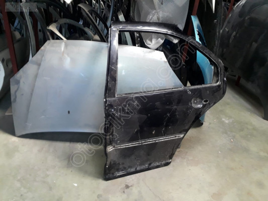 2000 MODEL VOLKSWAGEN BORA SOL ARKA KAPI