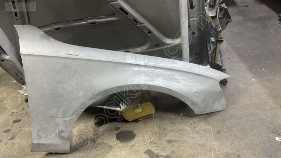 AUDİ A4 ÇAMURLUK SAĞ ÖN