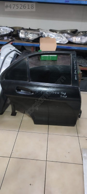 MERCEDES C 180 SAĞ ARKA KAPI