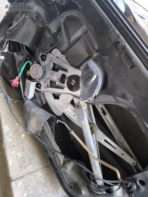 Chrysler Stratus sağ cam krikosu