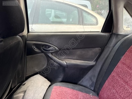 FORD FOCUS 1 SAĞ ARKA KAPI DÖŞEMESİ 98-05 MODEL