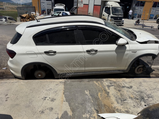 Egea sağ ön kapı hatasız boyasız