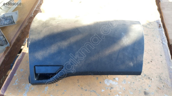 Toyota auris torpido kapak