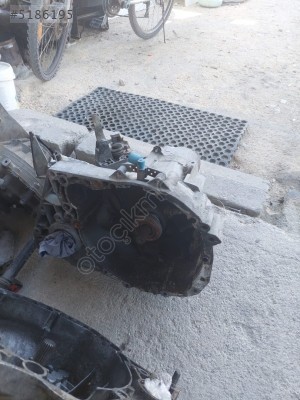 RENAULT MEGANE 2 1.4 MANUEL ŞANZIMAN
